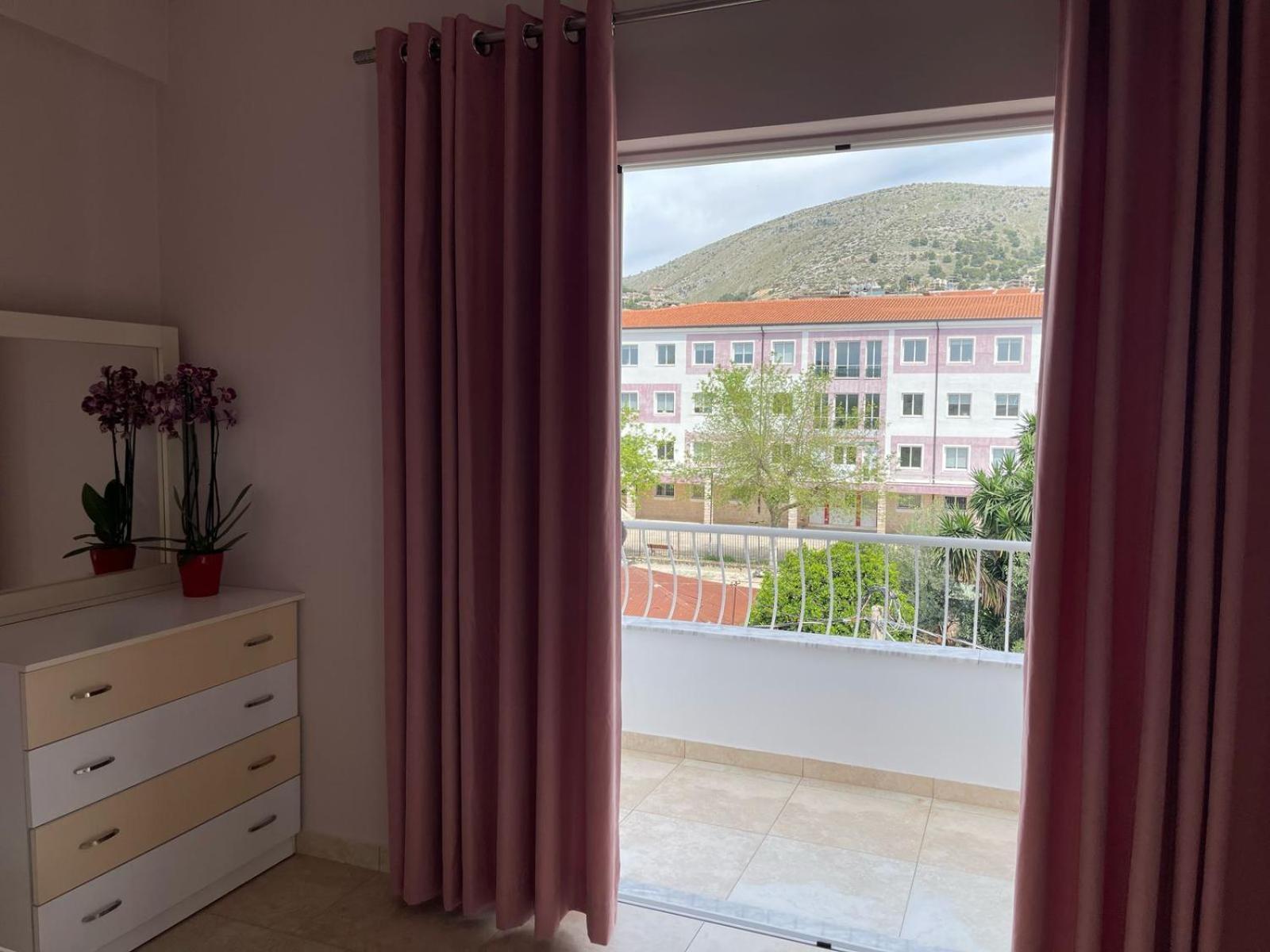 Linda Home Sarandë Esterno foto