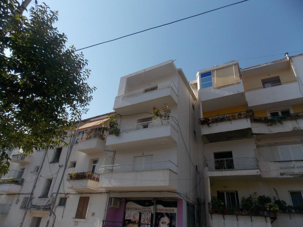 Linda Home Sarandë Esterno foto