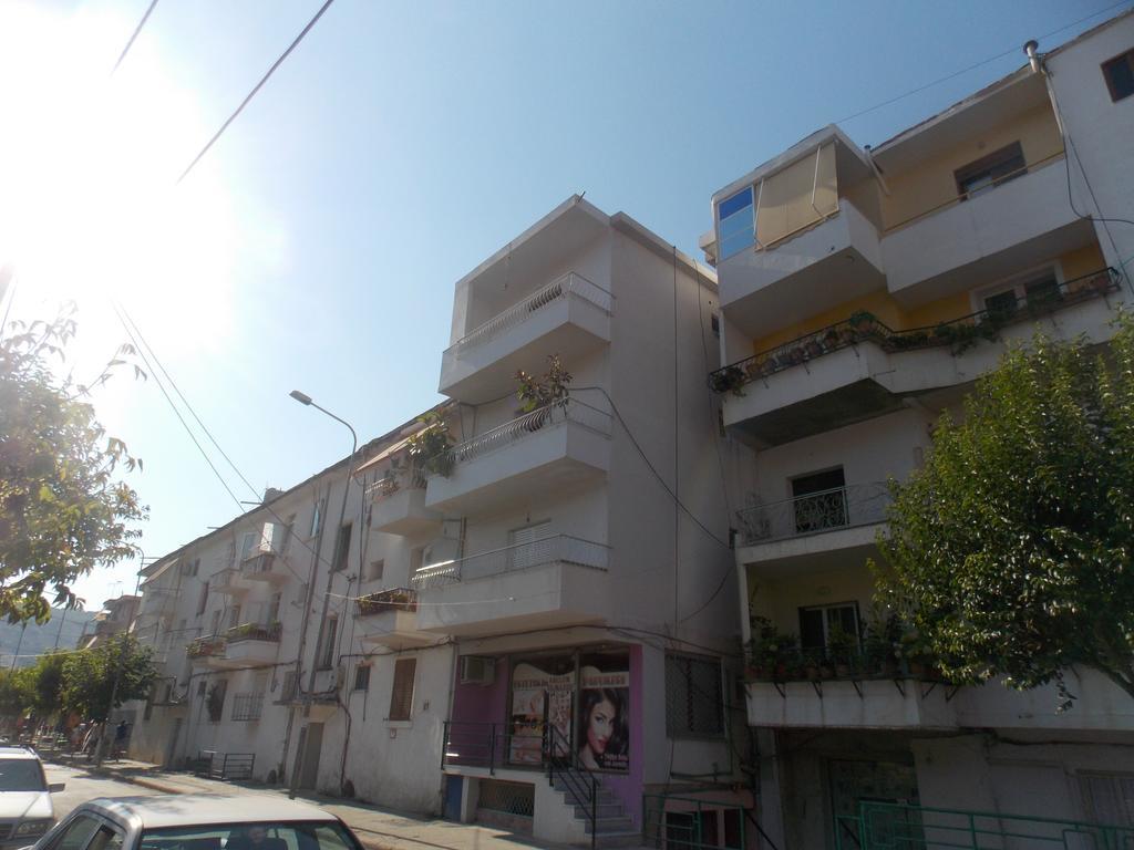 Linda Home Sarandë Esterno foto