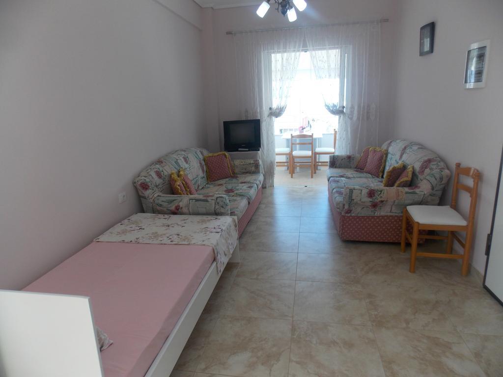 Linda Home Sarandë Esterno foto