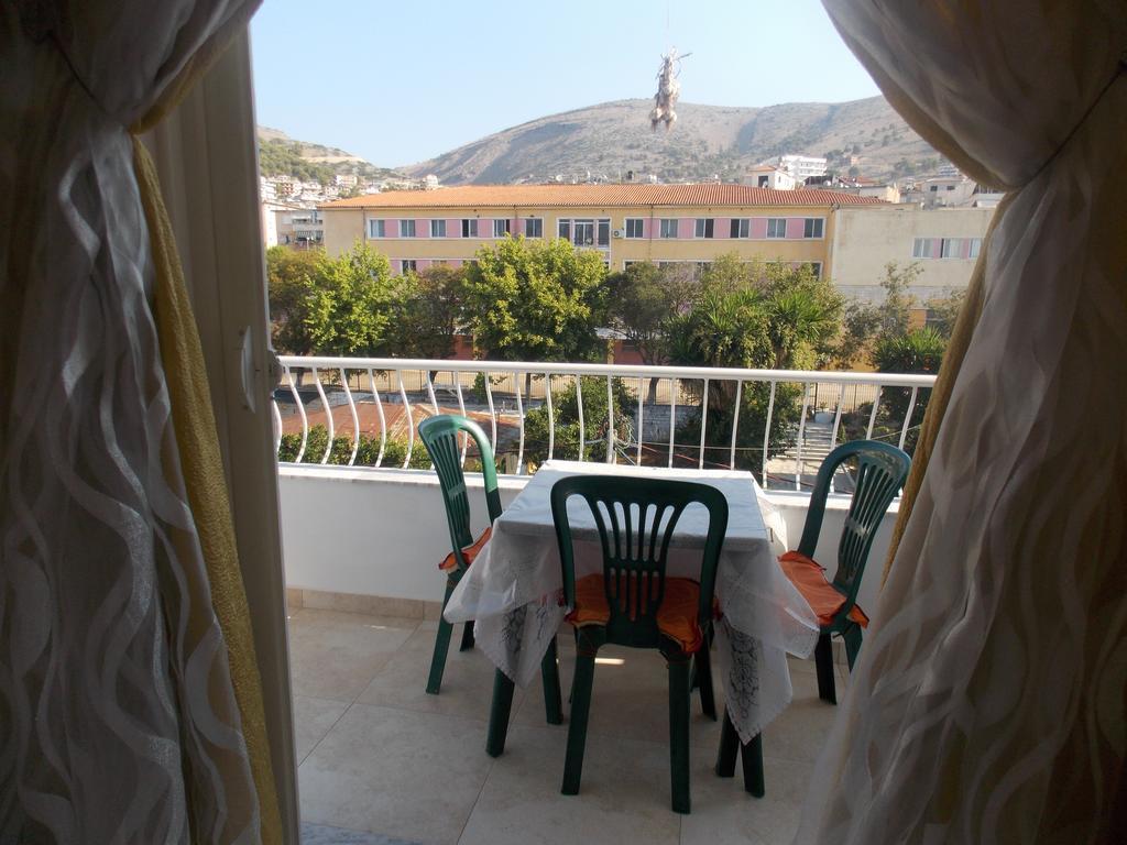 Linda Home Sarandë Esterno foto