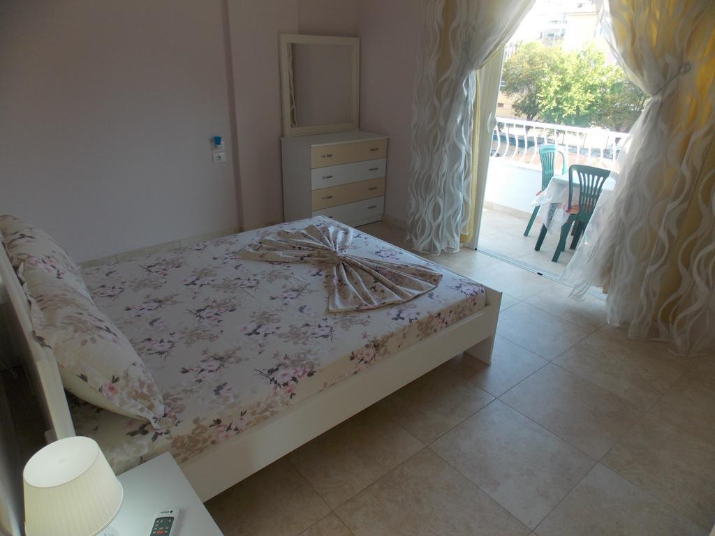Linda Home Sarandë Esterno foto