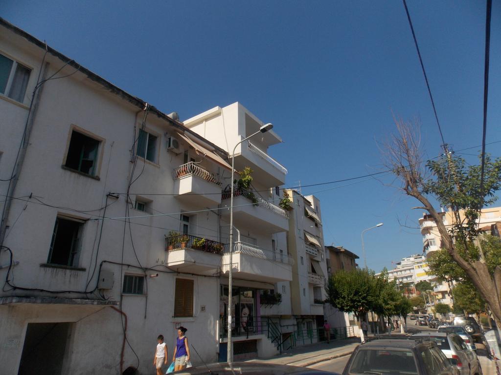 Linda Home Sarandë Esterno foto