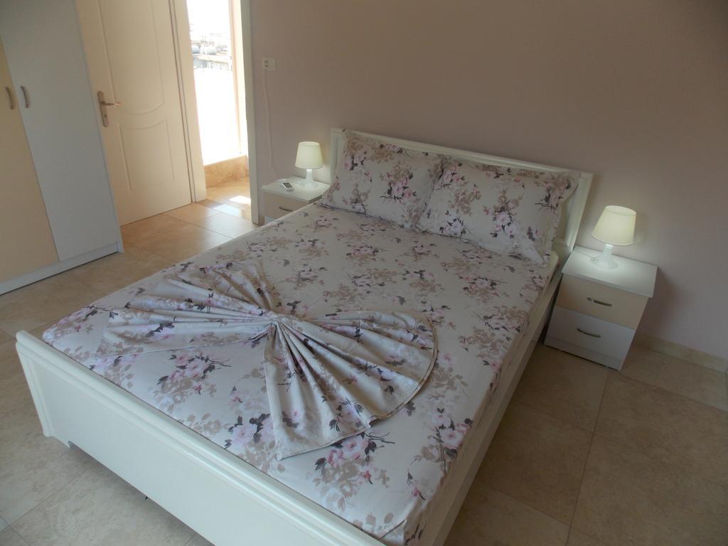 Linda Home Sarandë Esterno foto
